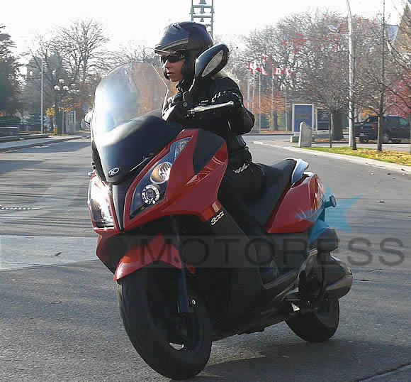 KYMCO 300i Scooter on MOTORESS